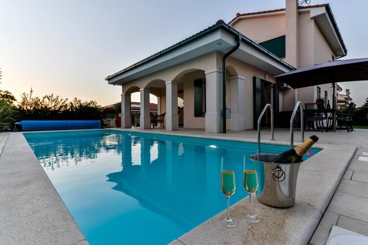 Villa Luciana Spa House, Буйе Экстерьер фото